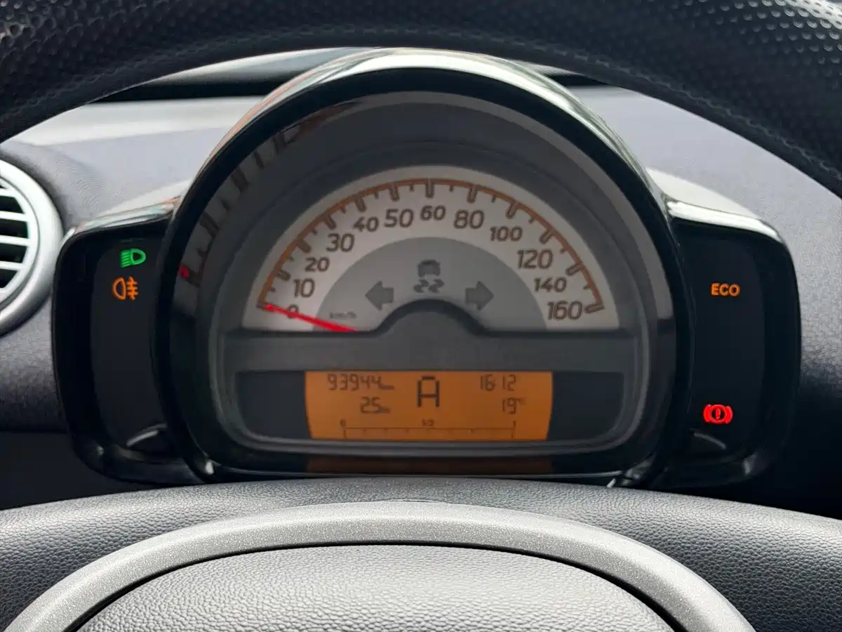 smart fortwo 2013 2013 1.0 MHD New Year Special Edition