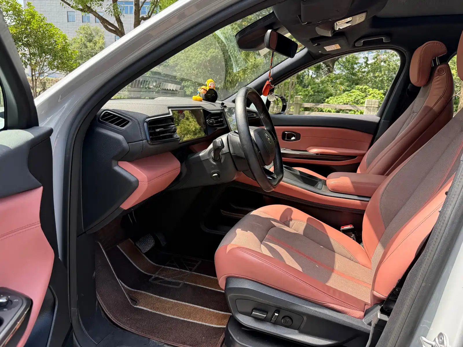 Фото 9 - NIO EC6