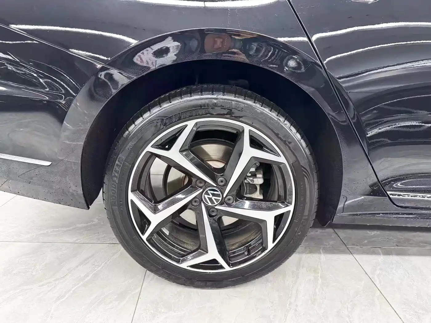 Volkswagen Passat 2023 Facelift 330TSI Starlight Luxury Edition фото 24