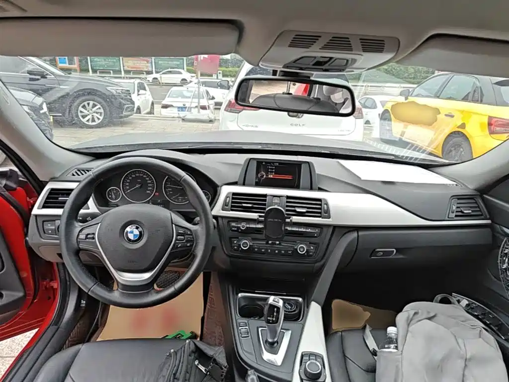 BMW 3 Series GT 2013 Model 320i Leading фото 10
