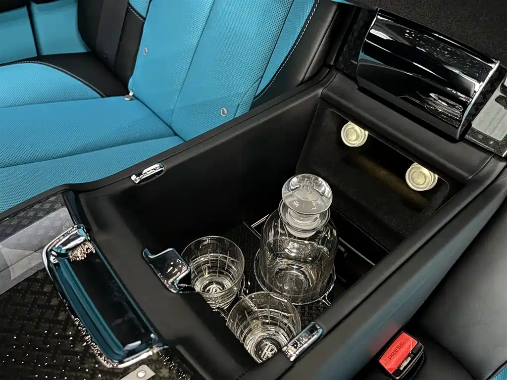 Rolls-Royce Cullinan 2026 2024 Black Badge