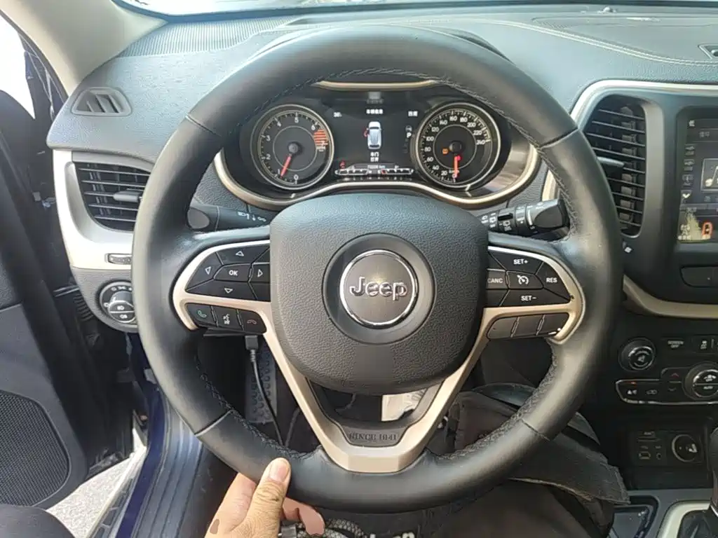 Jeep Cherokee 2018 2017 2.0L Superior Edition