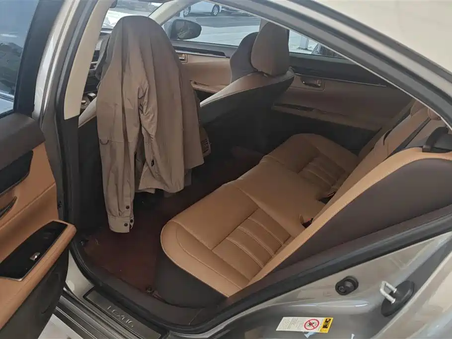 Lexus ES 2015 200 Elite Edition фото 11
