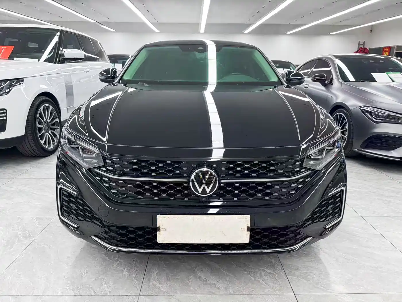 Volkswagen Passat 2023 Facelift 330TSI Starlight Luxury Edition фото 2