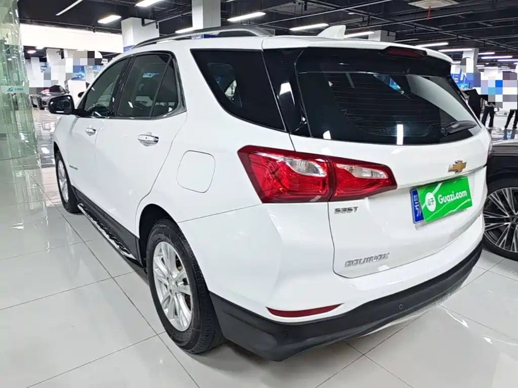 Фото 5 - Chevrolet Equinox