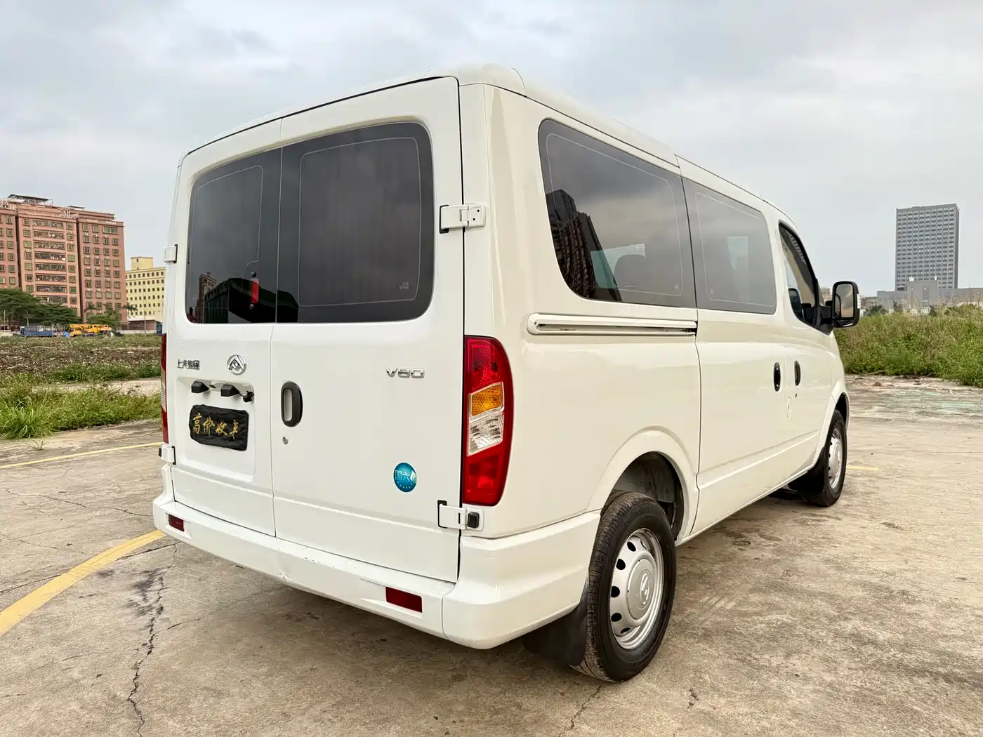 SAIC Maxus Xintu V80 2021 2.0T PLUS Manual Urban Edition Short Wheelbase Ultra-Low Roof 7/8/9 Seats фото 5