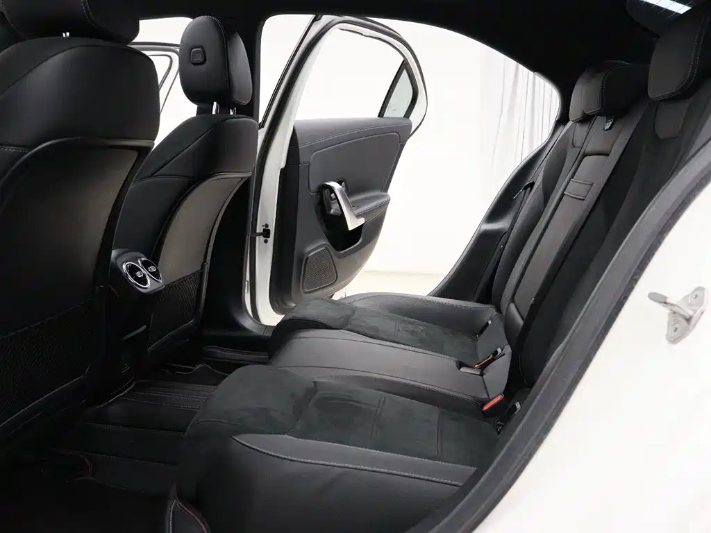 Mercedes-Benz A-Class 2021 A 200 L Sport Sedan Fashion Edition фото 6