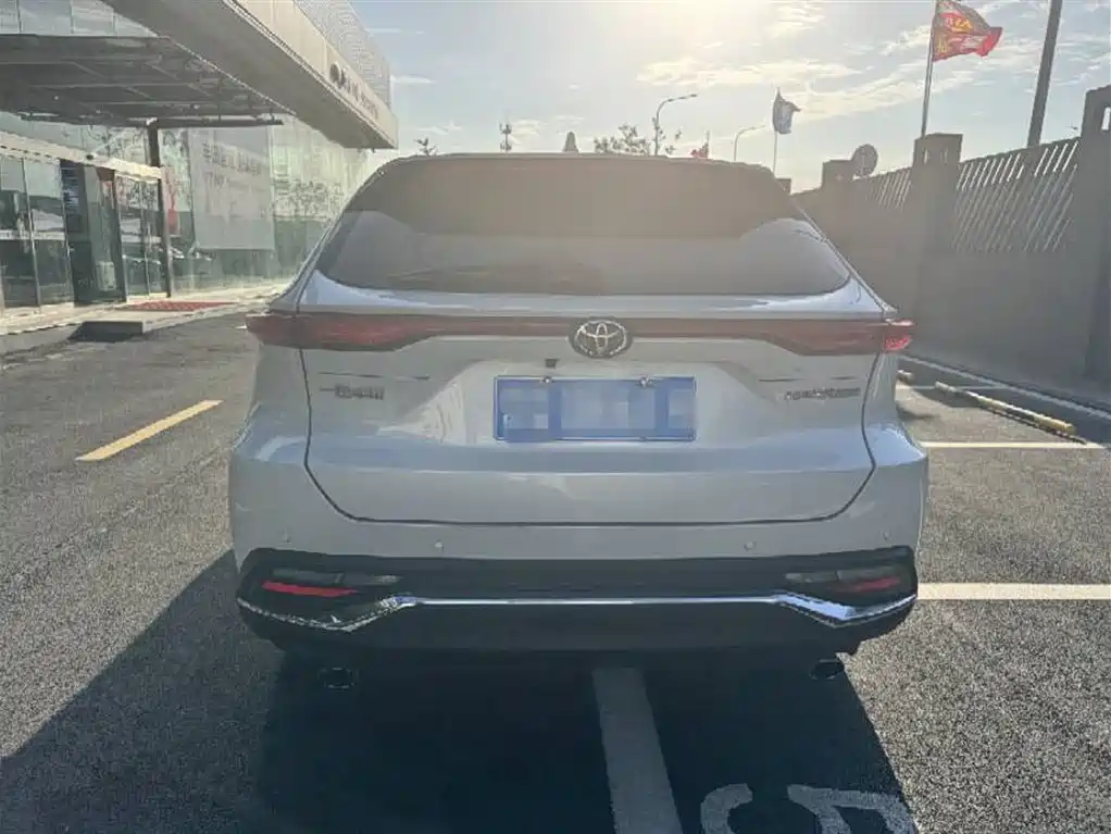 Toyota Lingfang HARRIER 2023 2.0L CVT 2WD Premium Edition фото 4
