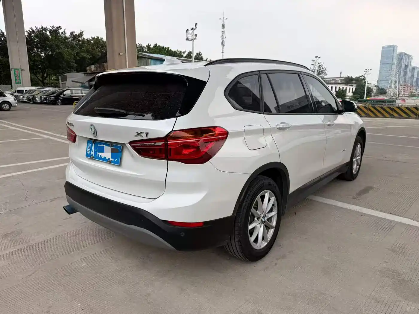 BMW X1 2016 sDrive18Li Fashion Model фото 4