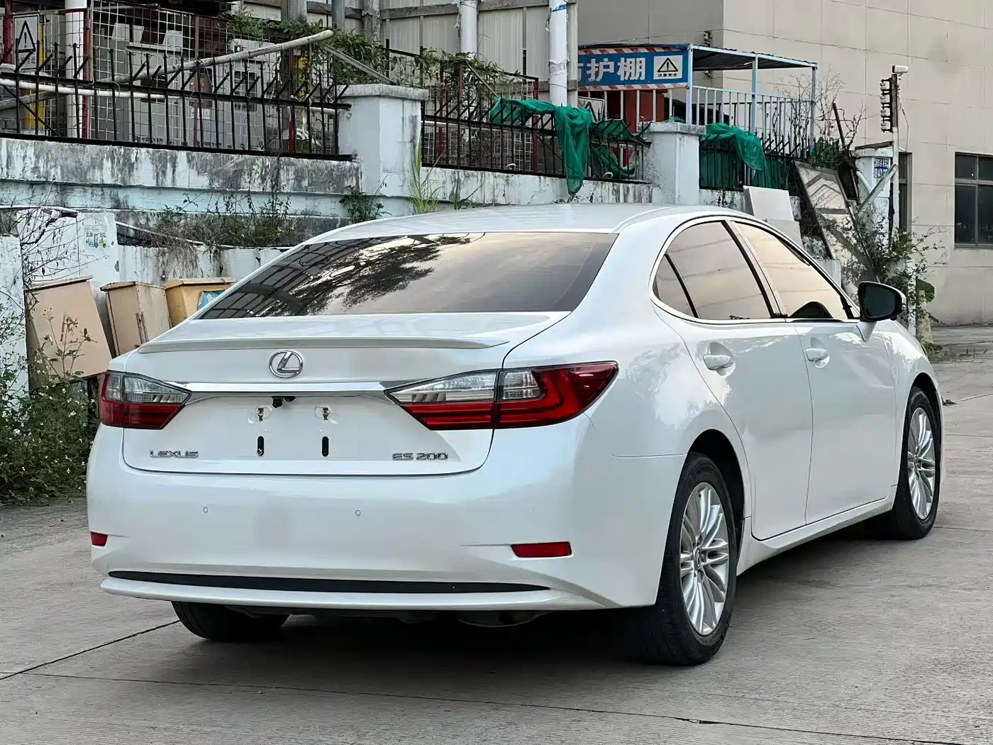 Lexus ES 2015 200 Comfort Edition фото 7