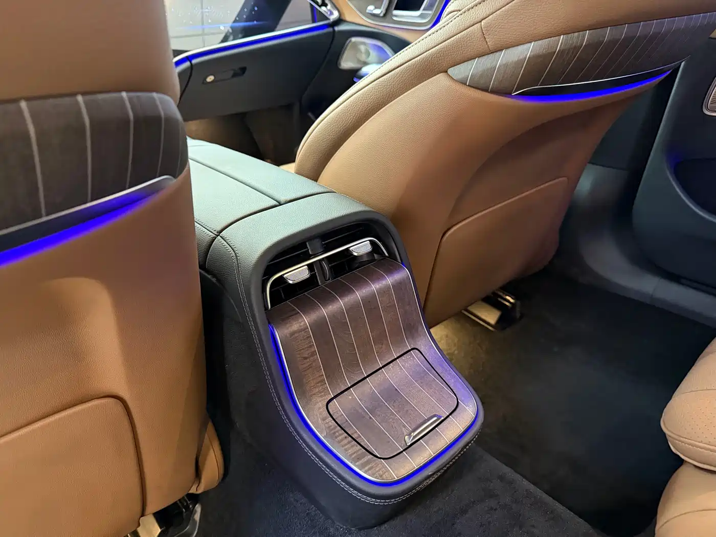 Mercedes-Benz E-Class 2024 Model E 300 L Luxury фото 11