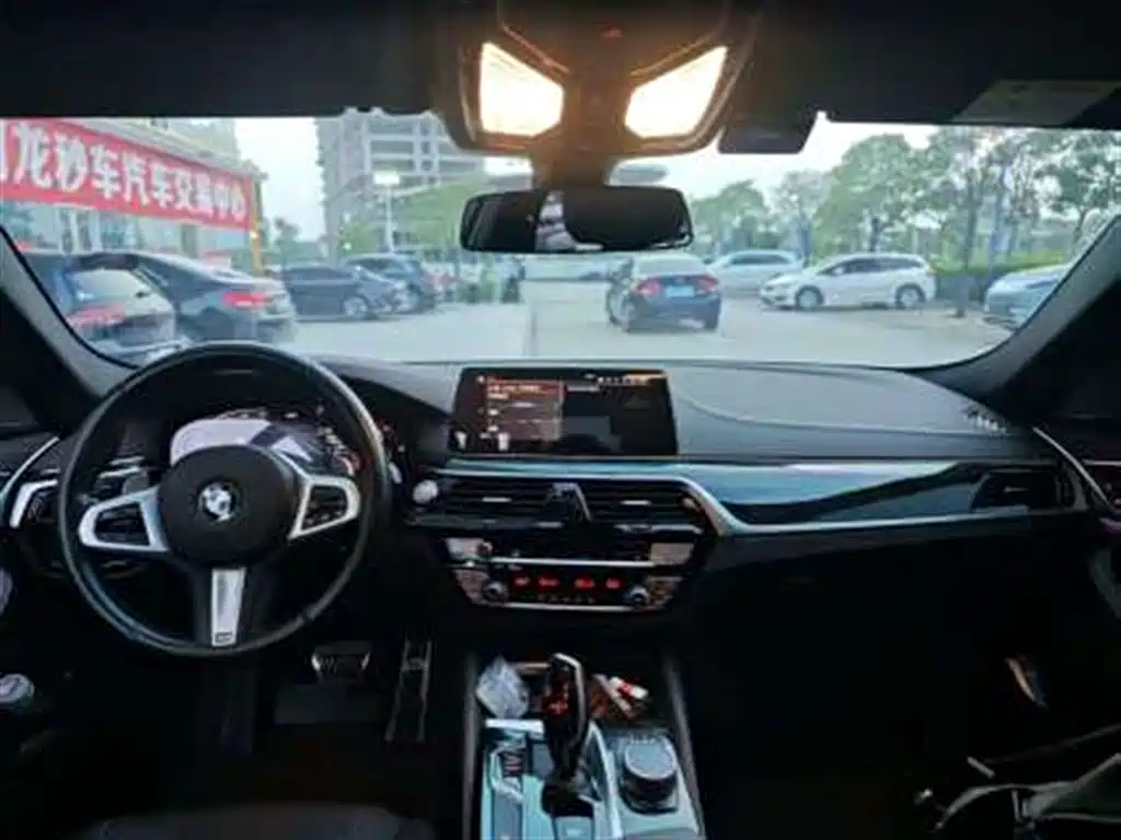 BMW 5 Series 2020 525Li M Sport Package фото 10