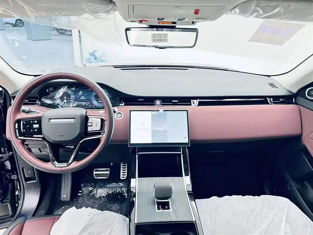 Land Rover Range Rover Evoque 2026 Range Rover Evoque L SE фото 10