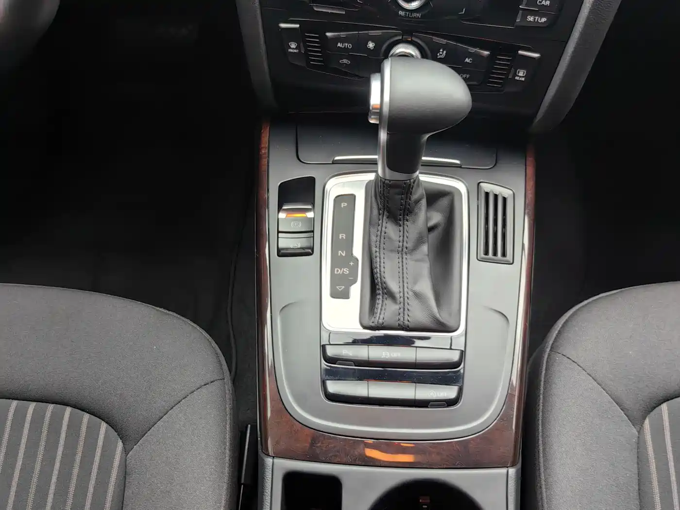Audi A4L 2013 35 TFSI Automatic Standard фото 10