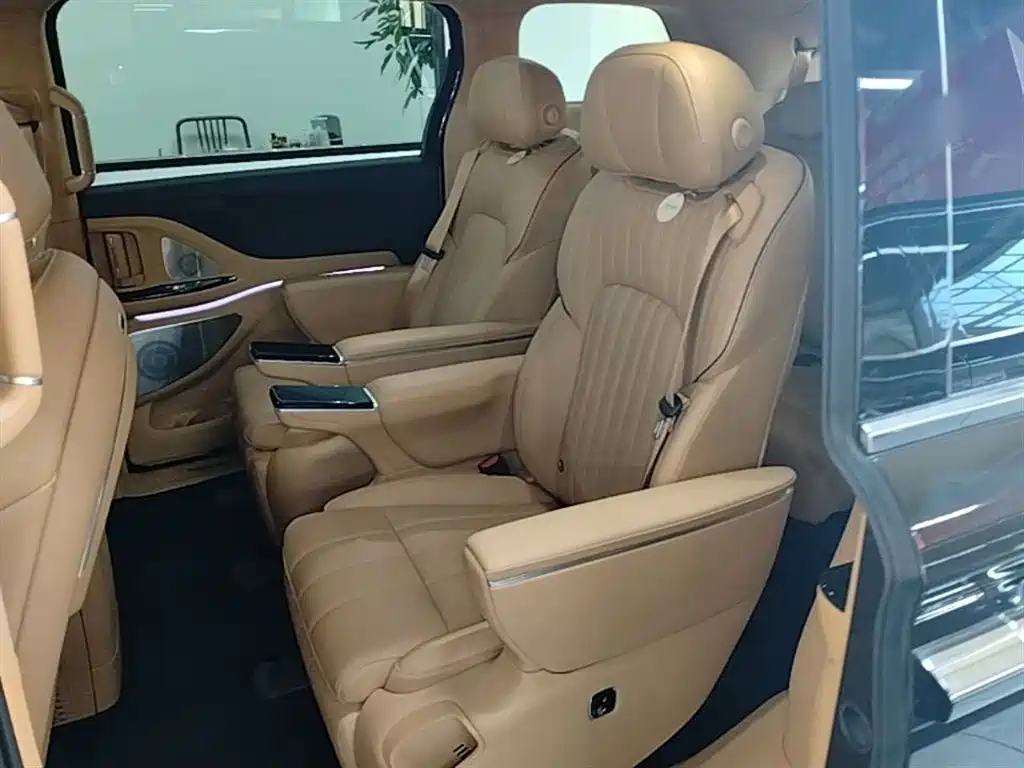 Voyah Auto Voyah Dreamer 2025 PHEV AWD Flagship Kunpeng Edition фото 17