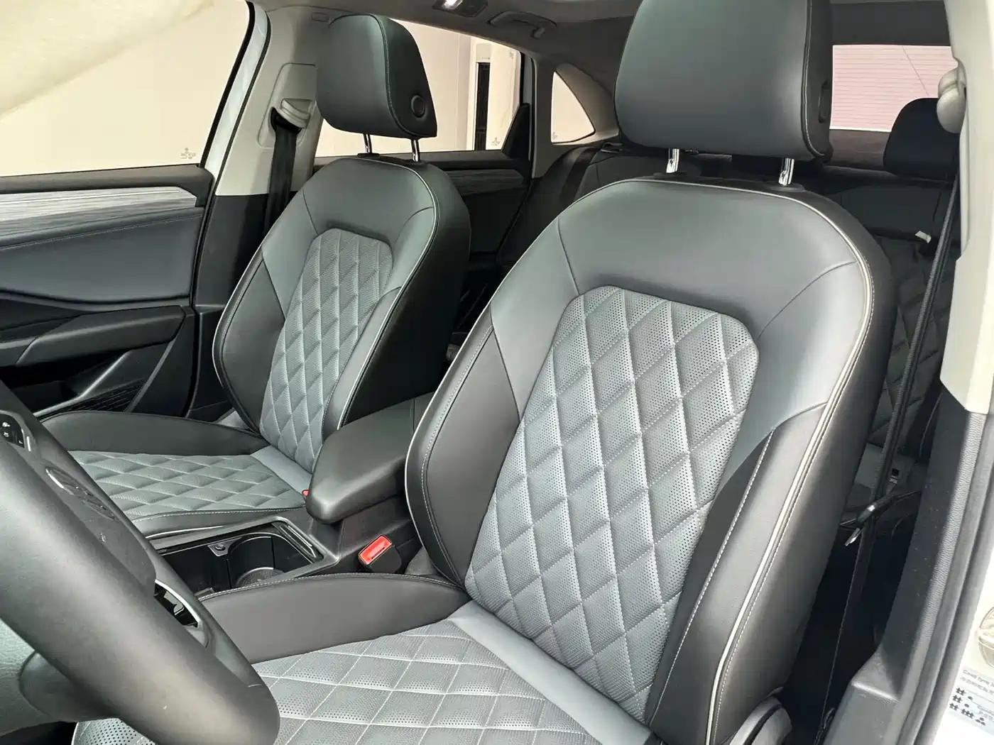 Volkswagen Sagitar 2023 280TSI DSG Beyond Lite фото 10