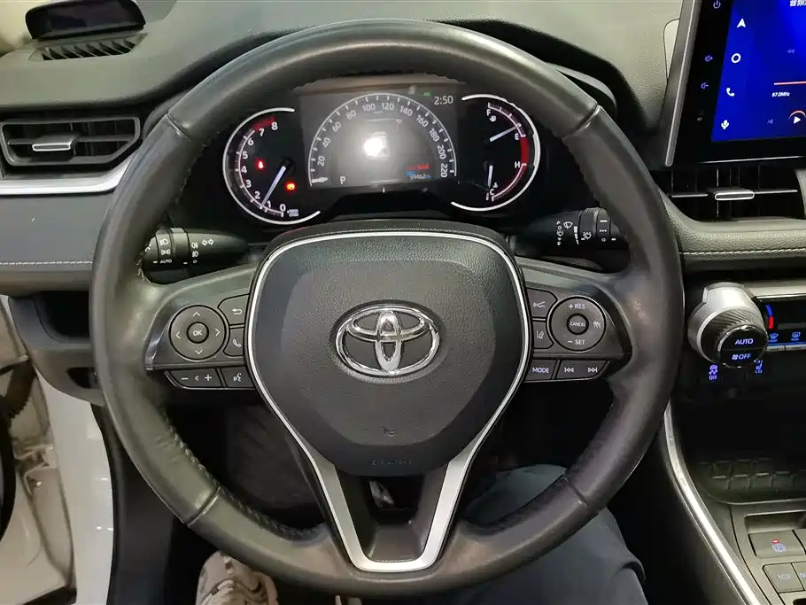 Toyota RAV4 Rongfang 2022 2.0L CVT 2WD Trend Plus Edition фото 15