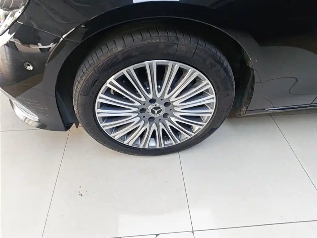 Mercedes-Benz E-Class 2023 E 300 L Fashion фото 23