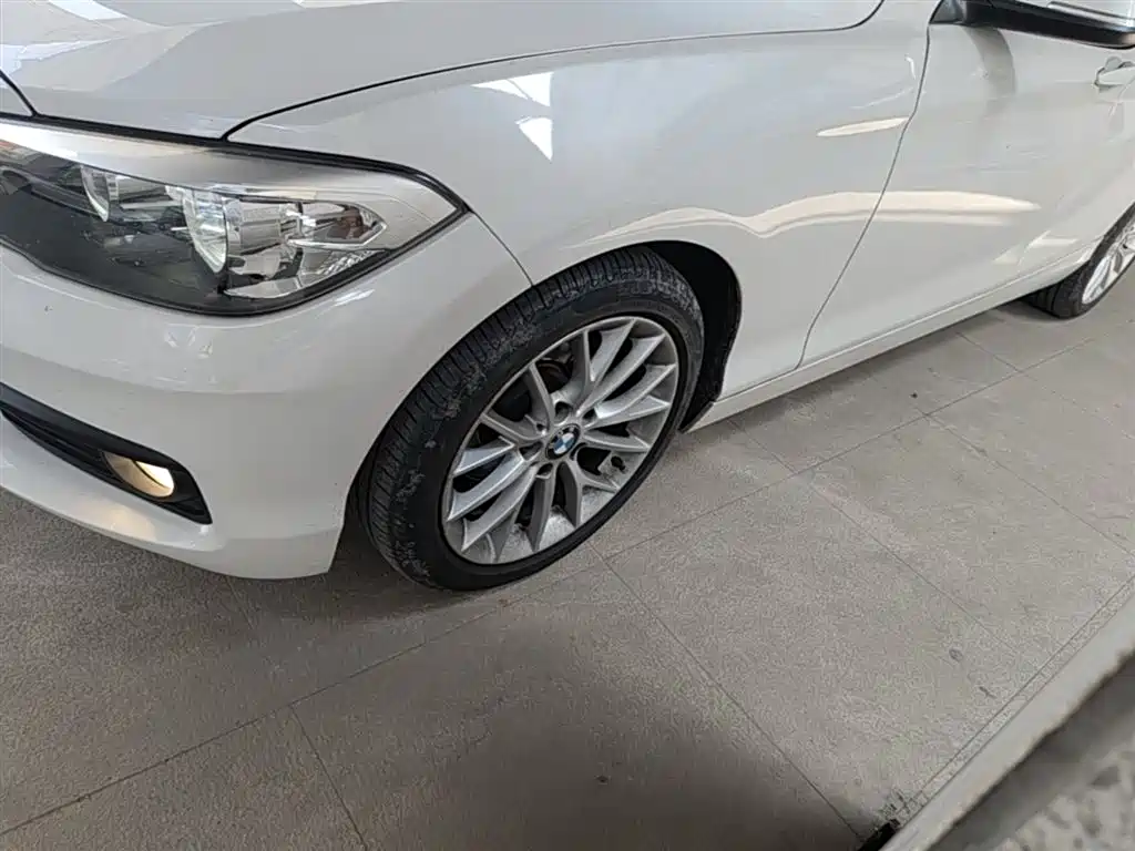 BMW 1 Series (Import) 2016 120i Leading Model фото 23