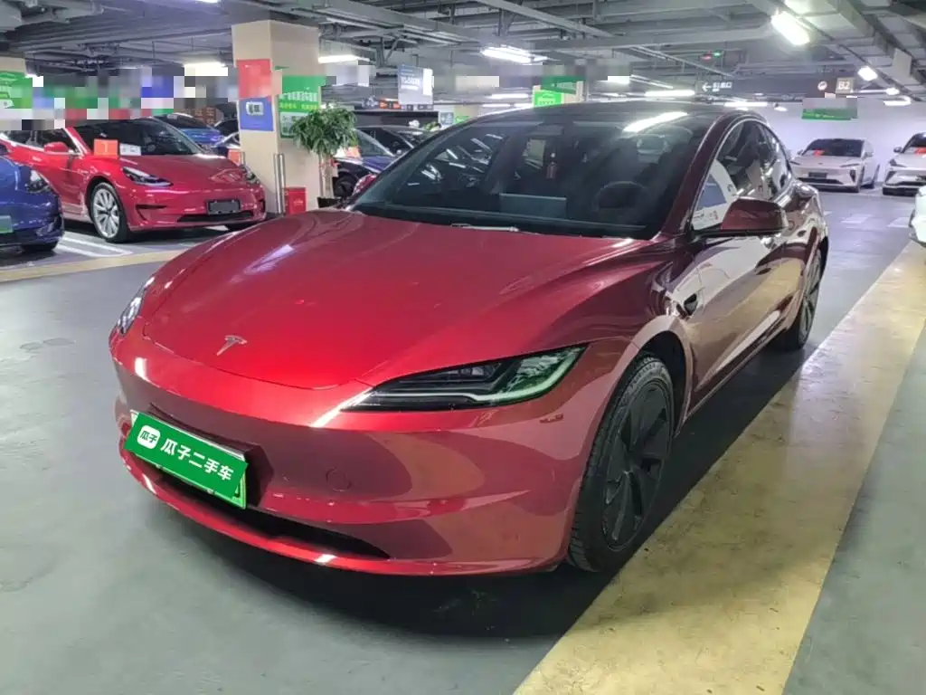 Фото 2 - Tesla Model 3