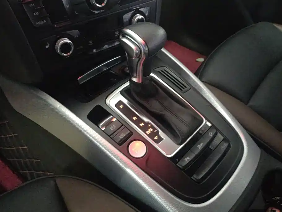 Audi Q5 2017 Plus 40 TFSI Technology фото 16