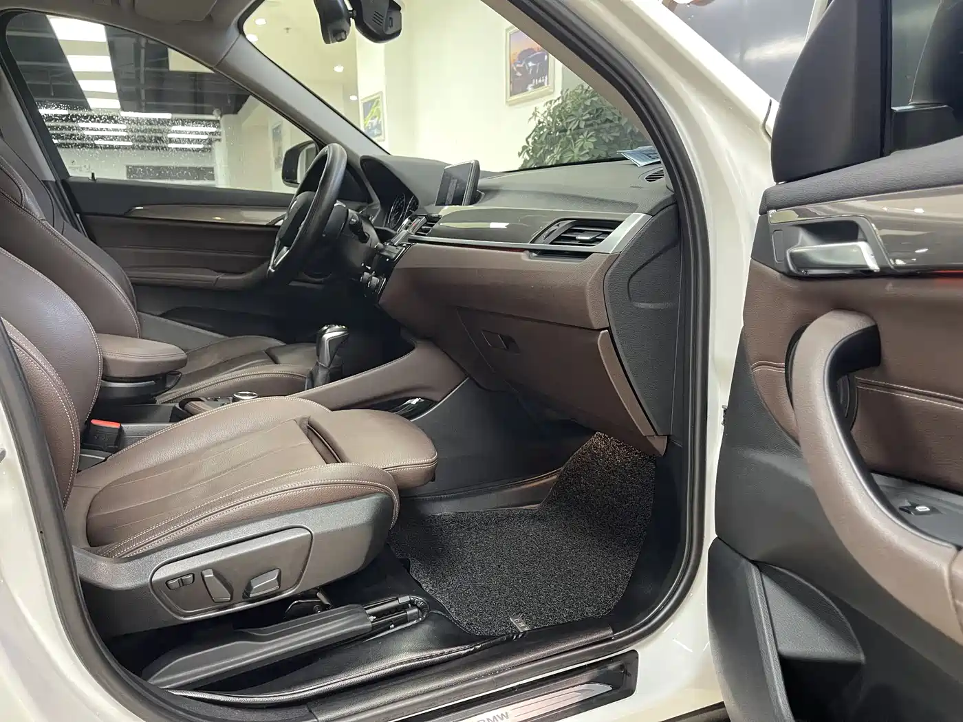BMW X1 2019 xDrive20Li Premium Model фото 7