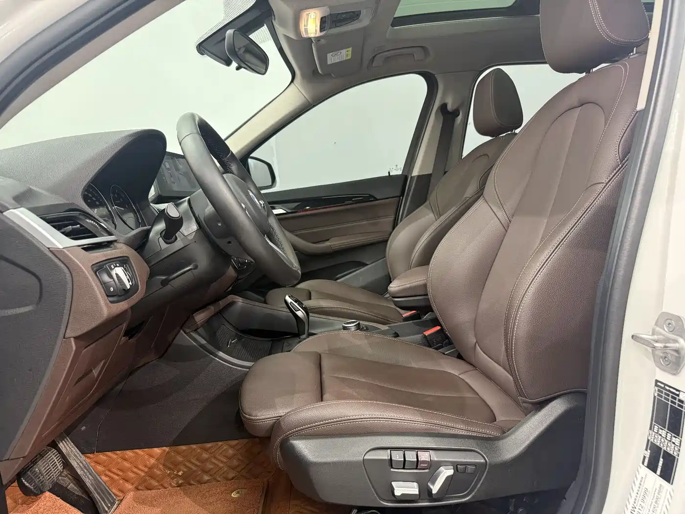 BMW X1 2022 sDrive25Li Leading фото 6