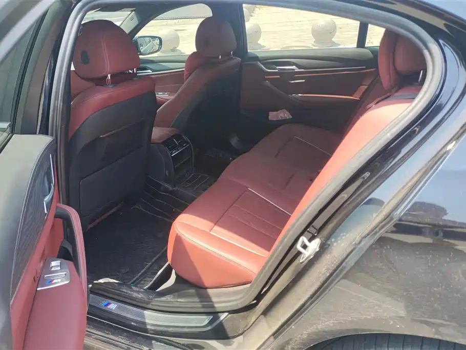 BMW 5 Series 2023 Facelift 530Li Leading M Sport Package фото 11