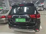 Photo 6 - Mitsubishi Outlander