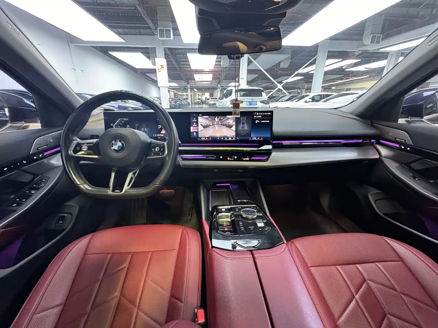 BMW 5 Series 2025 525Li Luxury Package фото 8