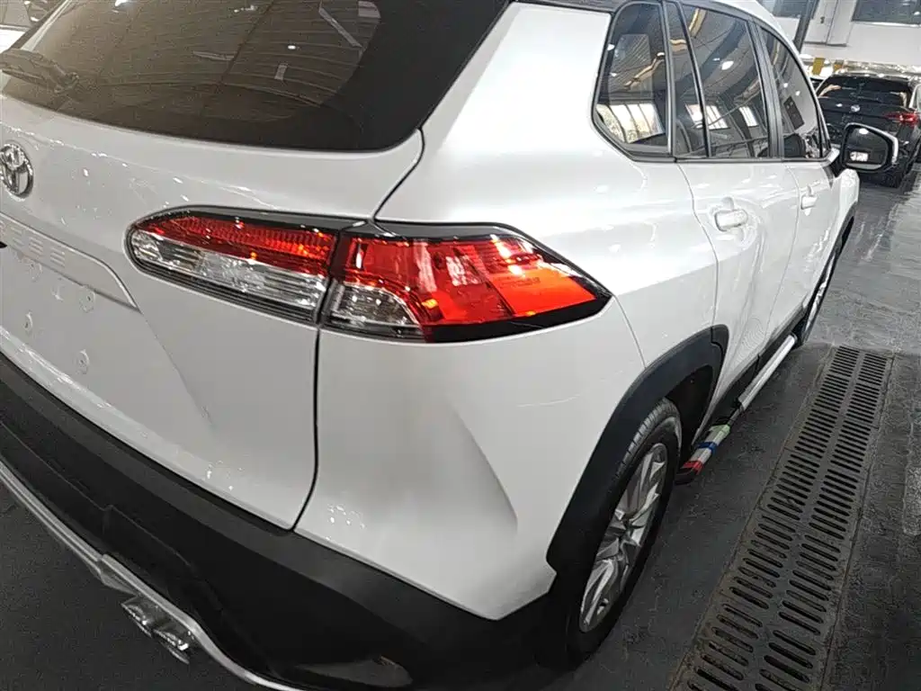Toyota Corolla Cross 2023 2.0L Elite Edition фото 23