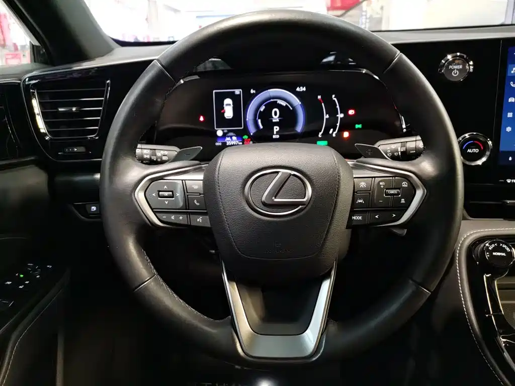 Lexus NX 2023 350h FWD Dynamic Edition фото 4