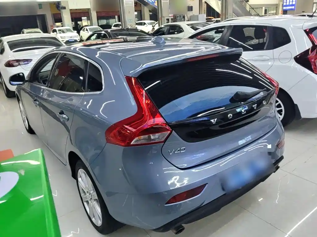 Volvo V40 2018 2018 T3 R-Design Edition
