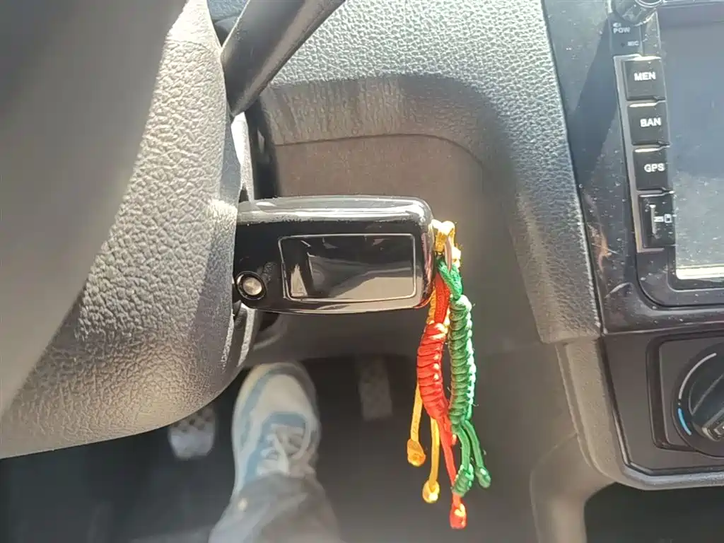 Volkswagen Santana 2016 1.6L Manual Trend Edition фото 9