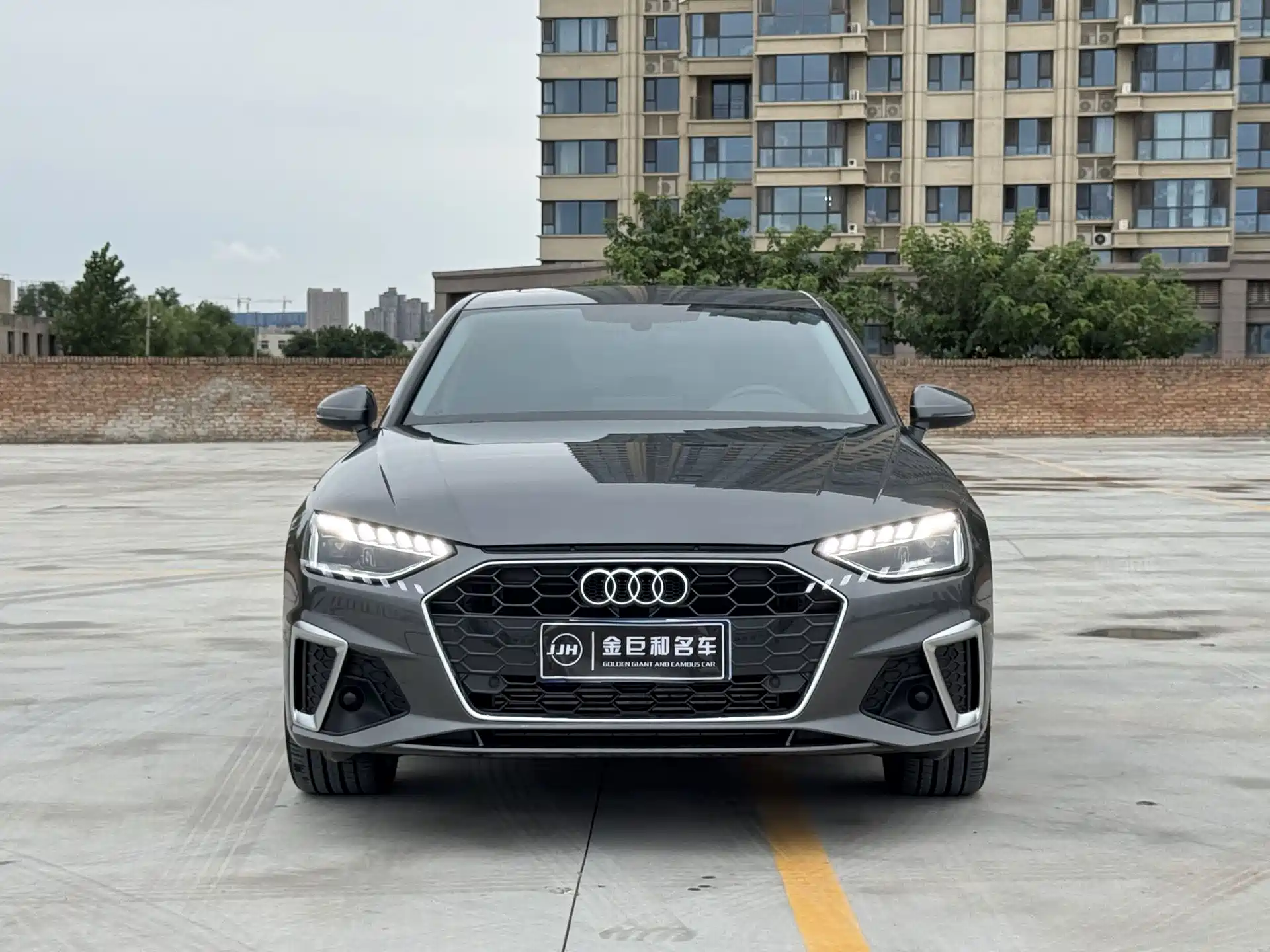 Фото 2 - Audi A4L
