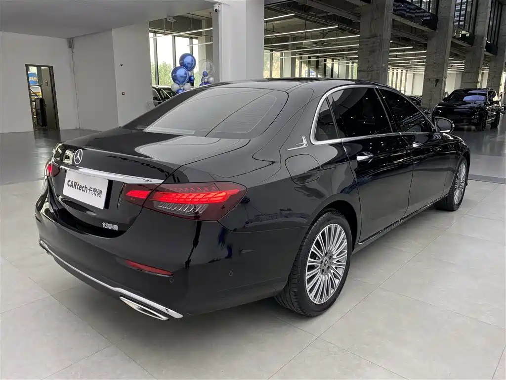 Mercedes-Benz E-Class 2023 E 300 L Fashion фото 33