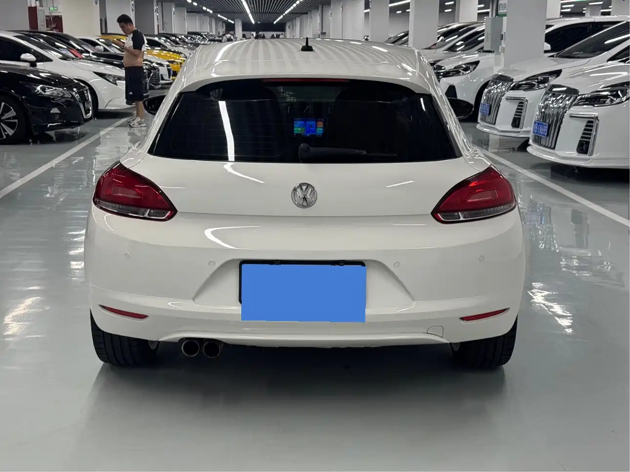 Volkswagen Scirocco 2011 2.0TSI Luxury фото 8
