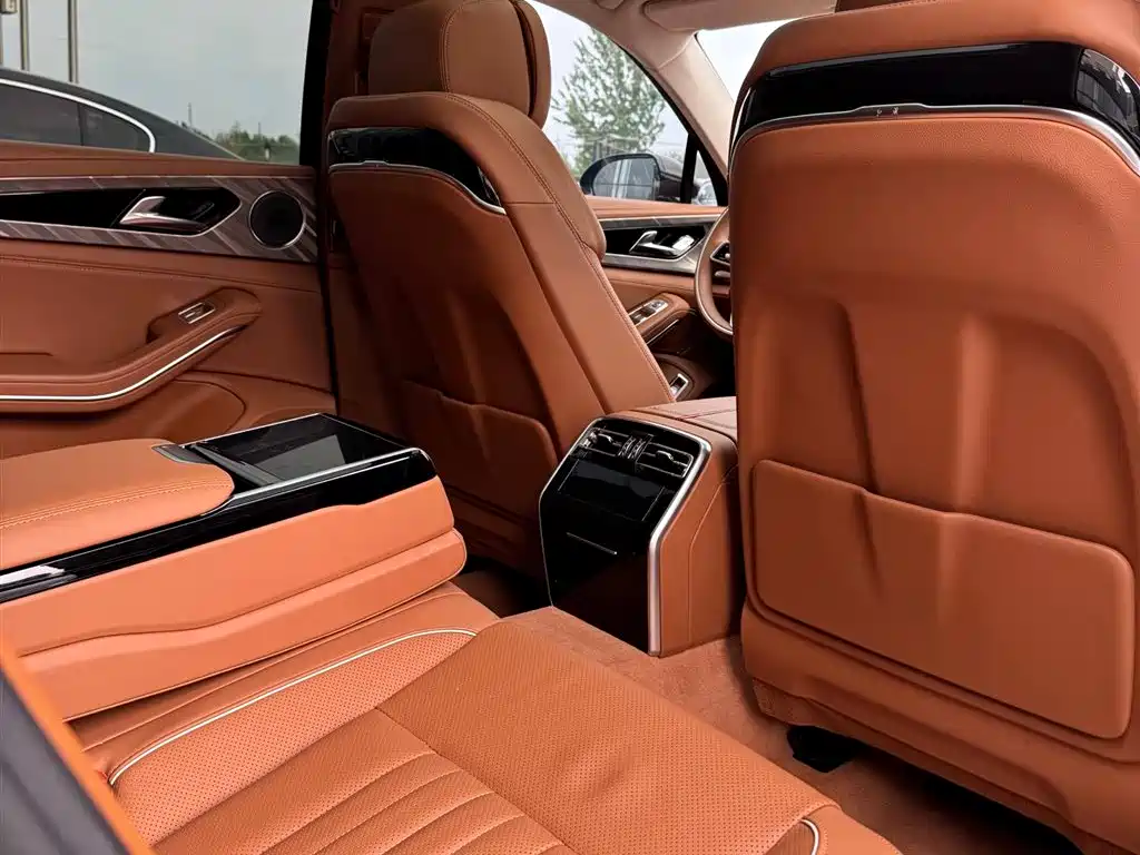 Hongqi H9 2023 Model 2.0T Smart Connect Flagship Edition фото 12