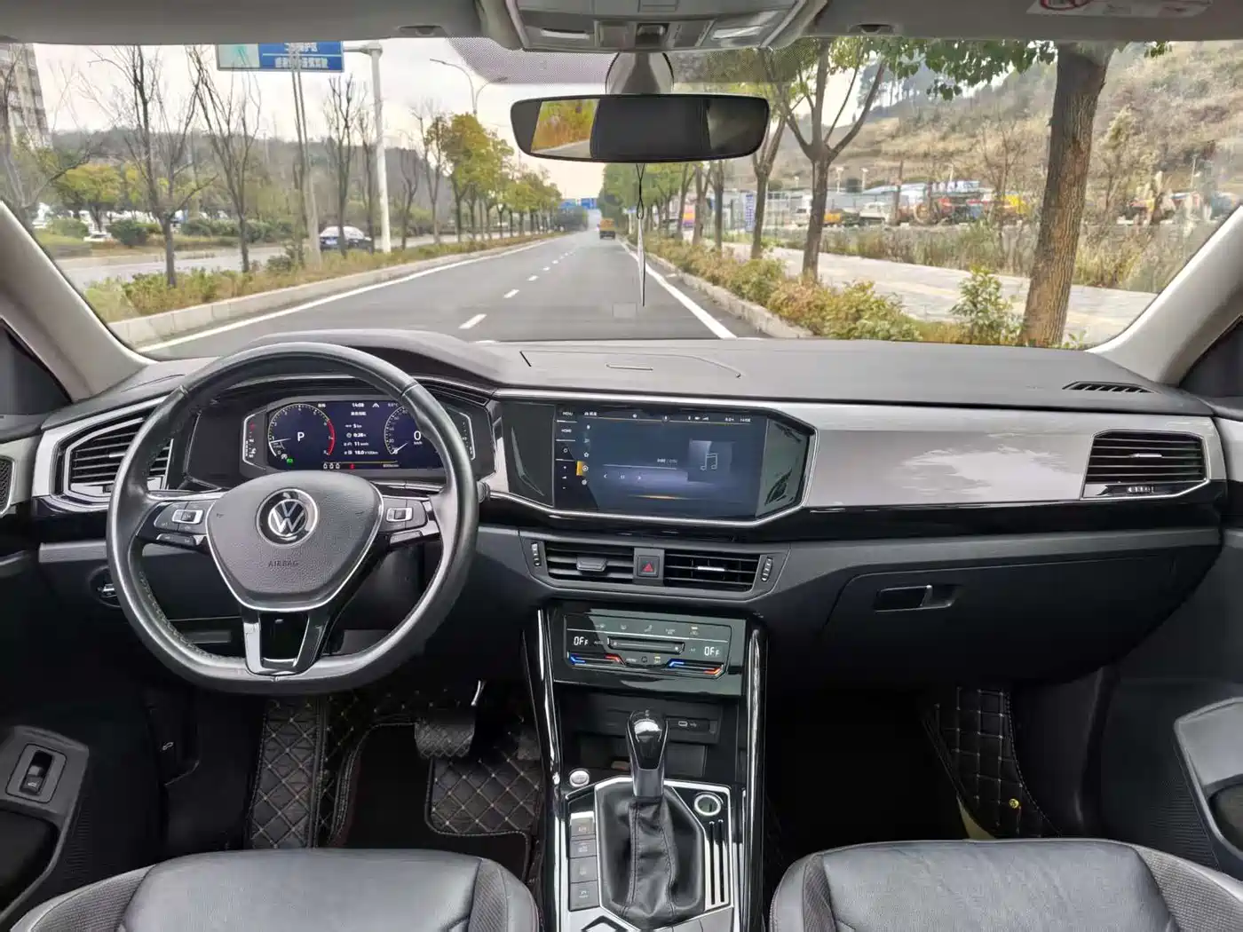 Volkswagen Tayron 2022 330TSI 2WD Luxury Smart Connect Edition фото 9