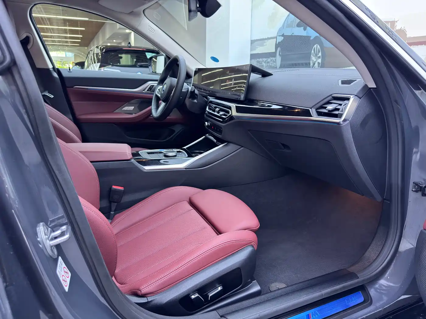 BMW i4 2023 eDrive40 фото 18