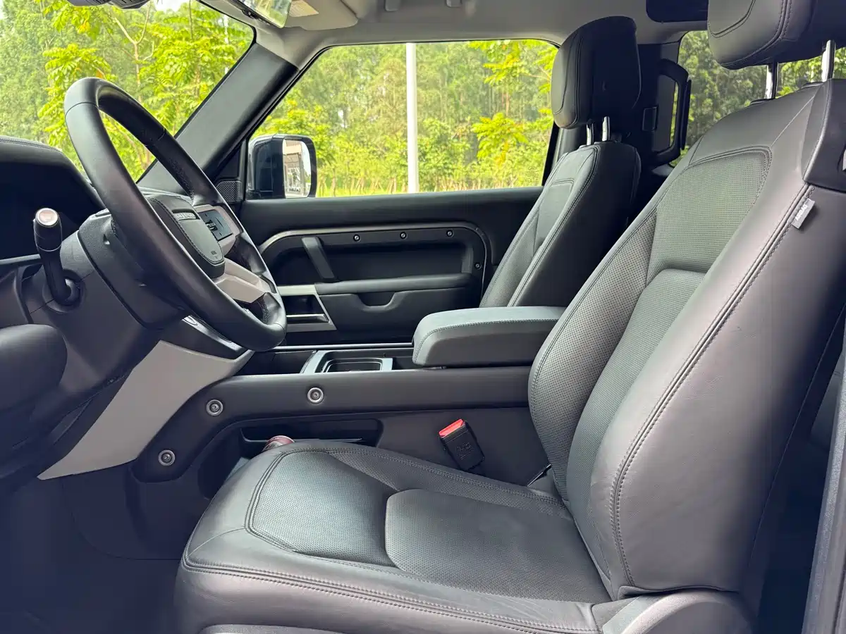 Land Rover Defender 2023 Facelift 90 3.0T P400 XS фото 14