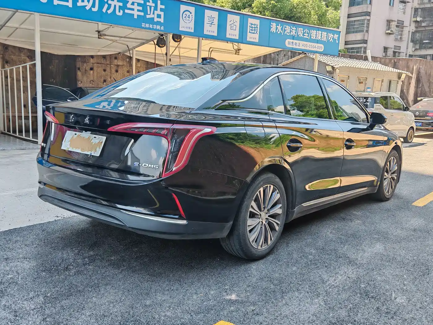 Hongqi E-QM5 2022 431km Charging Enjoyment Edition фото 7