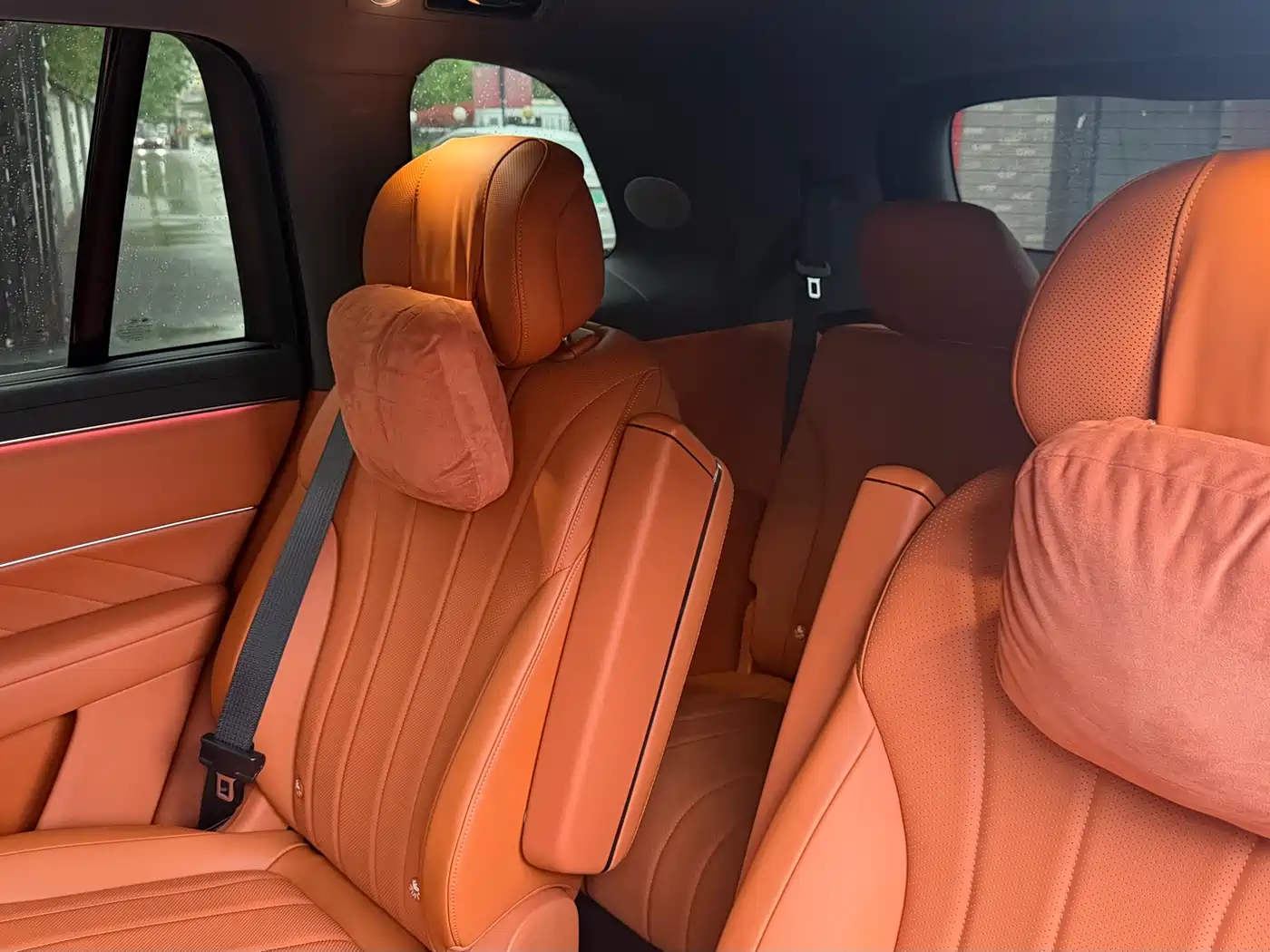 AITO Wenjie AITO M8 2025 Model Extended Range Max+ Edition 53.4kWh 6-Seater фото 2