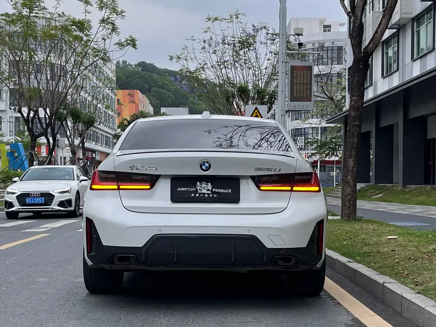 BMW 3 Series 2024 325Li M Sport Shadowline Package фото 5