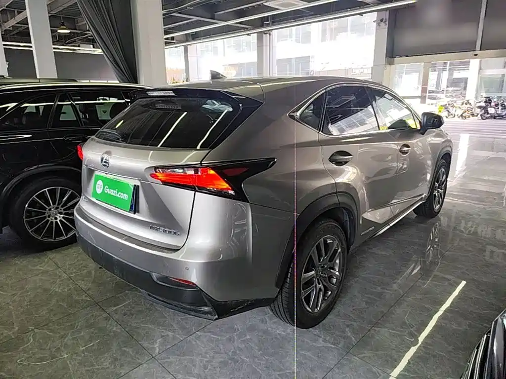 Lexus NX 2015 300h AWD F SPORT фото 7