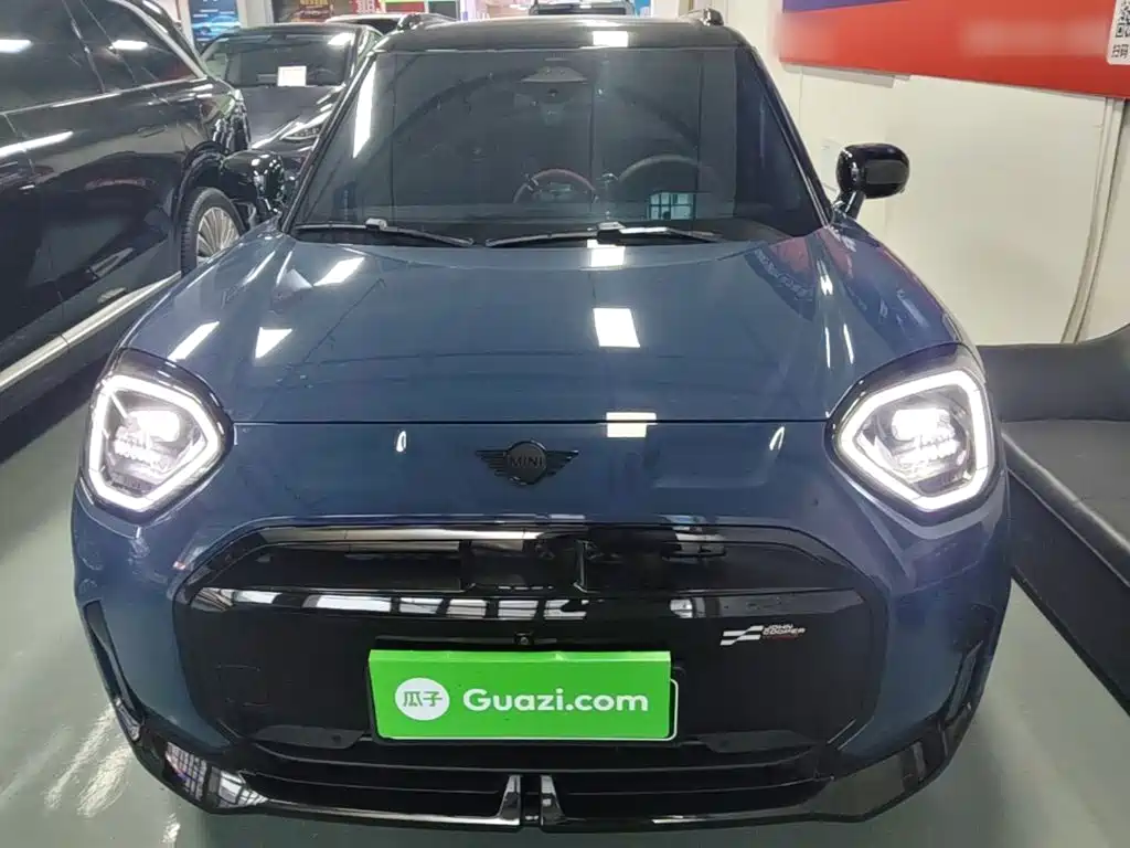 2025 MINI Electric MINI ACEMAN