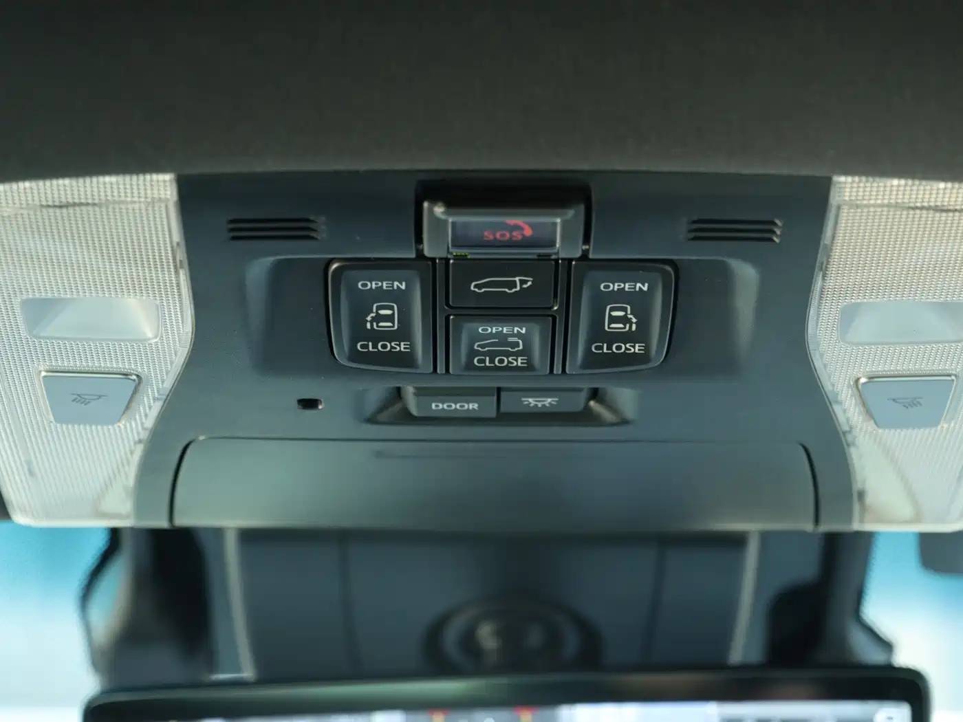 Lexus LM 2020 300h 4-Seat Imperial Edition фото 24