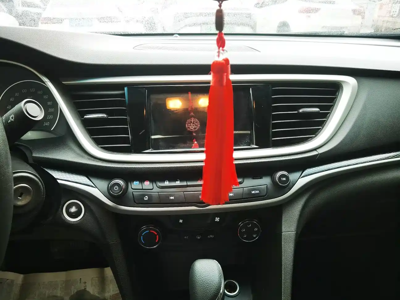 Фото 14 - Buick Excelle