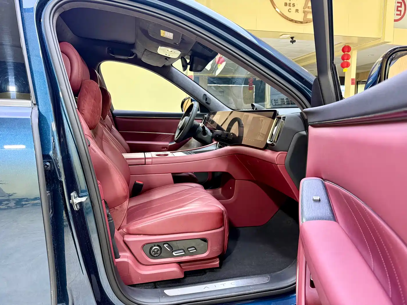 AITO Wenjie AITO M8 2025 Model Extended Range Ultra Edition 53.4kWh 5-Seater фото 7