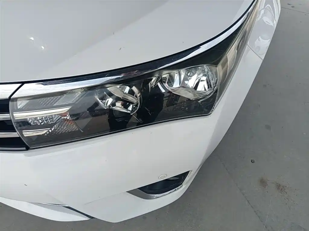 Toyota Corolla 2014 1.6L CVT GL-i фото 24